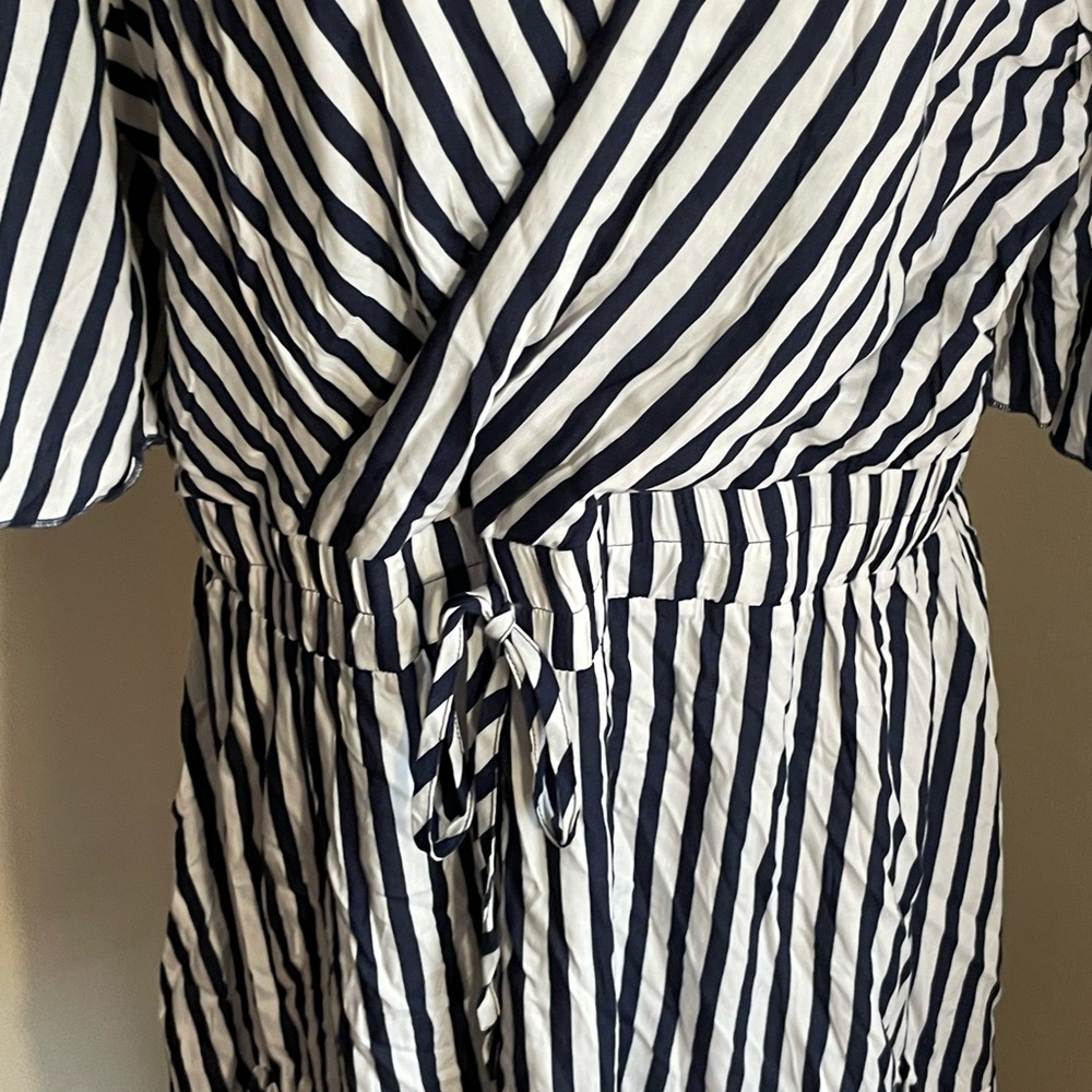 Dress - Picture 5 of 9